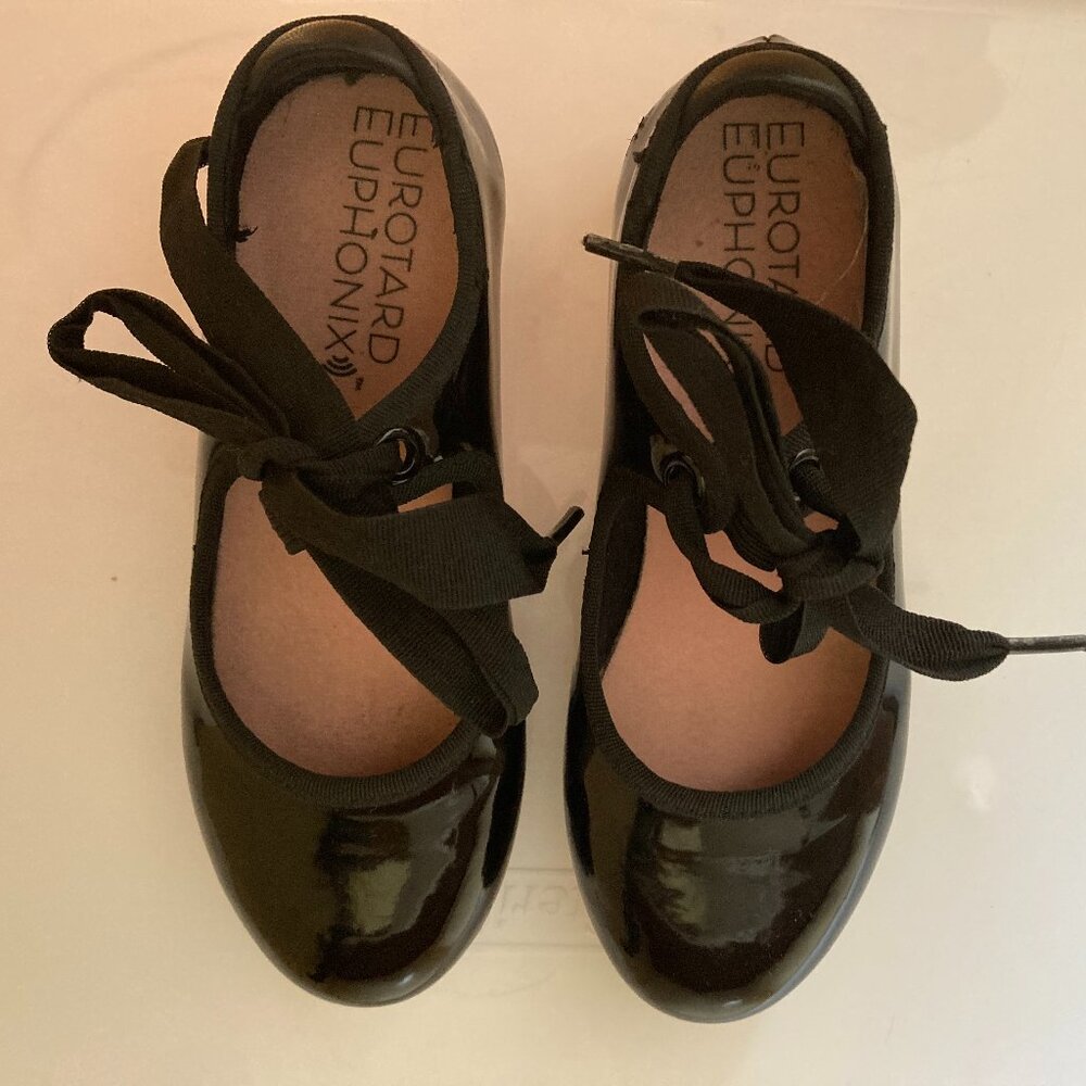 Lindy Tap shoes size 10 Toddler